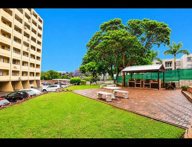1.5 BEDROOM APARTMENT FOR SALE IN ESSENWOOD